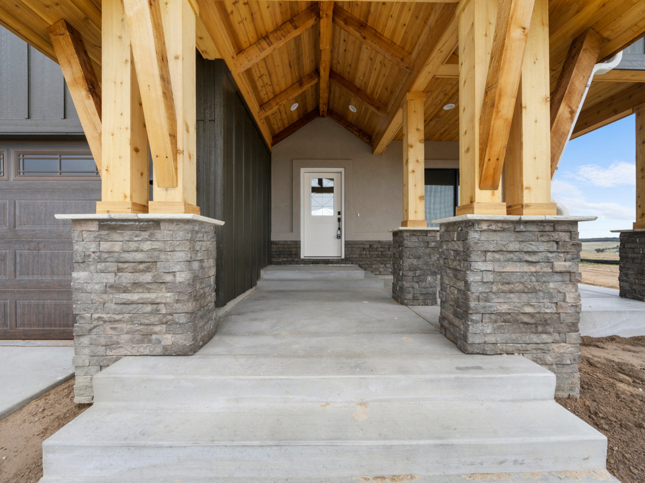 Rancher with gorgeous covered front entry